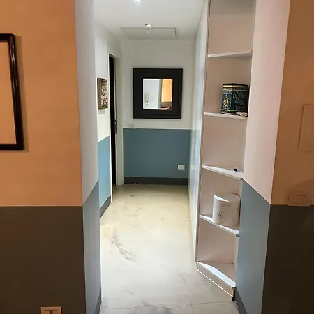 דירה Charming In Monti, Steps To Colosseum רומא