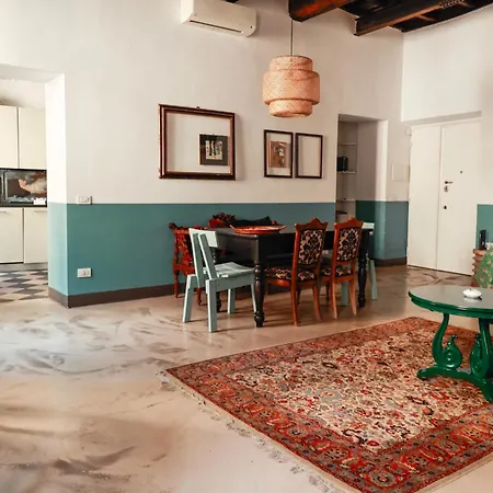 דירה Charming In Monti, Steps To Colosseum