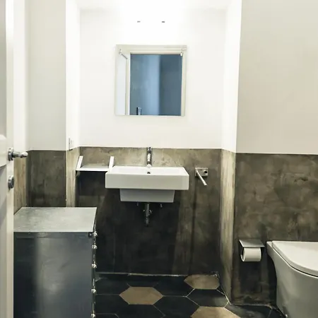 Apartman Charming In Monti, Steps To Colosseum Róma
